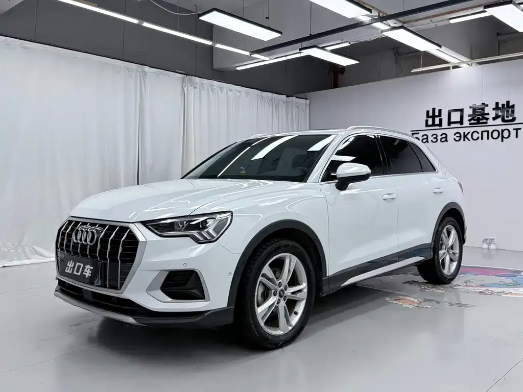 Audi Q3 — фото 1