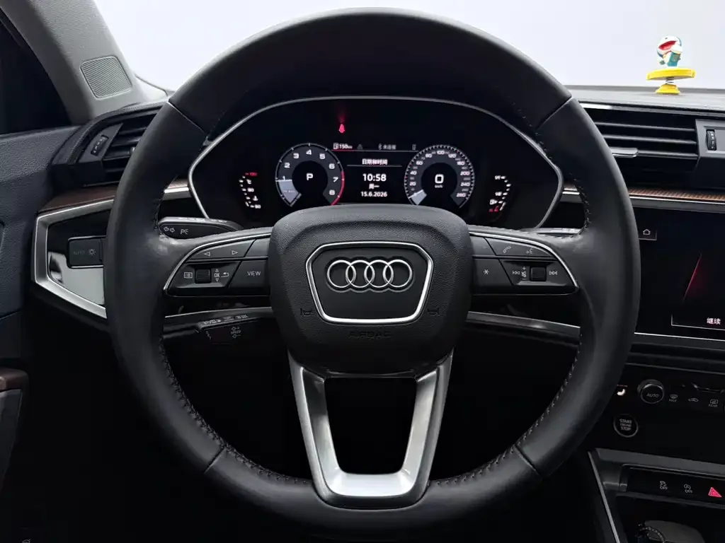 Audi Q3 — фото 6