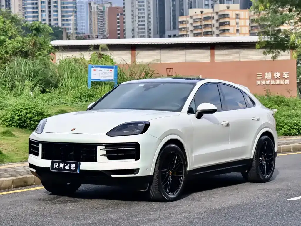 Porsche Cayenne — фото 1