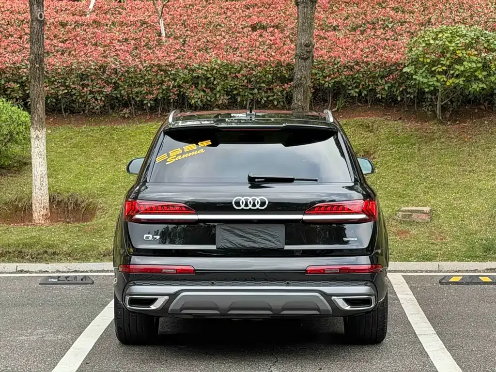 Audi Q7 — фото 8
