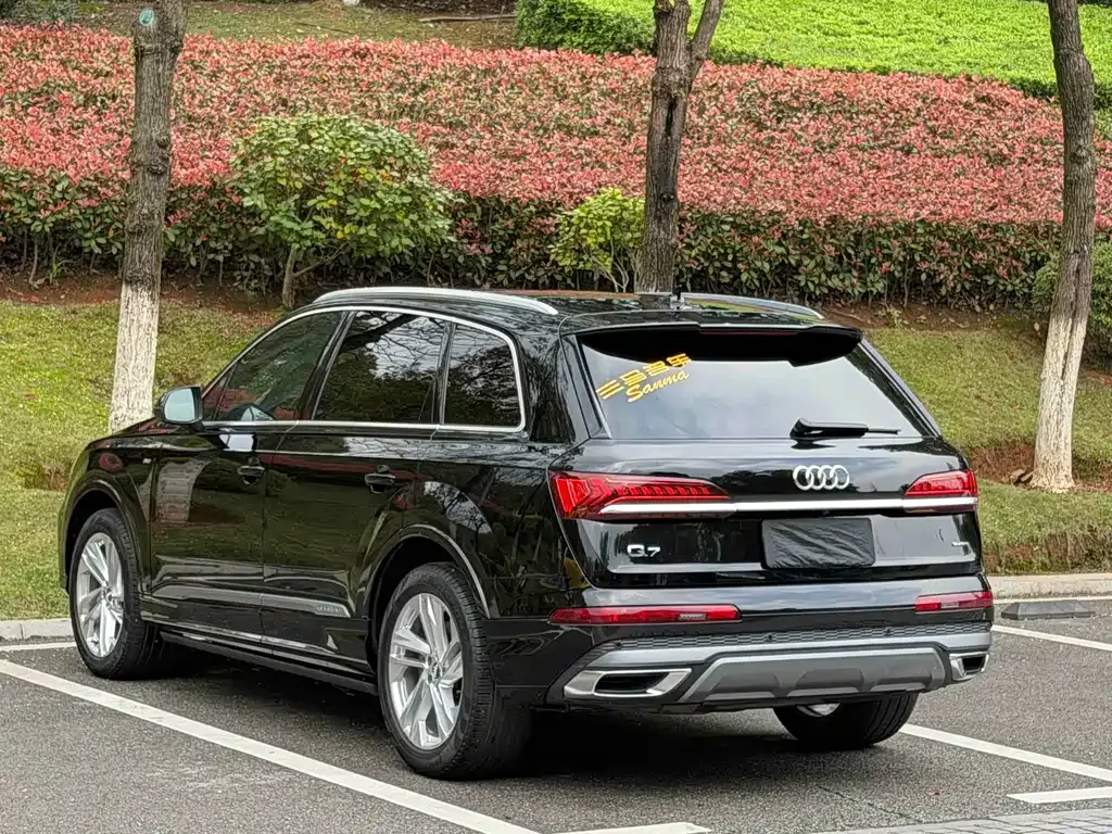 Audi Q7 — фото 7