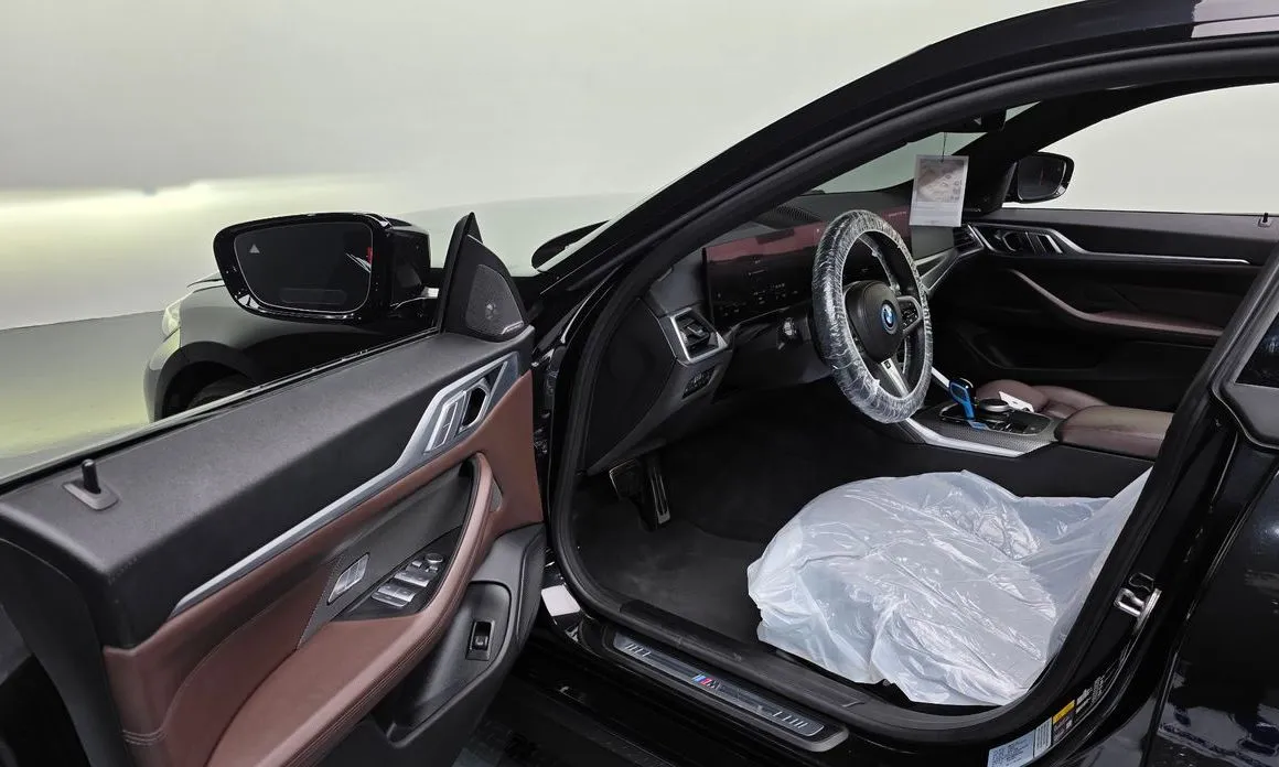 BMW i4 — фото 9