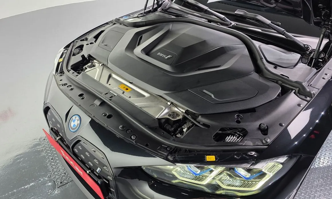 BMW i4 — фото 5