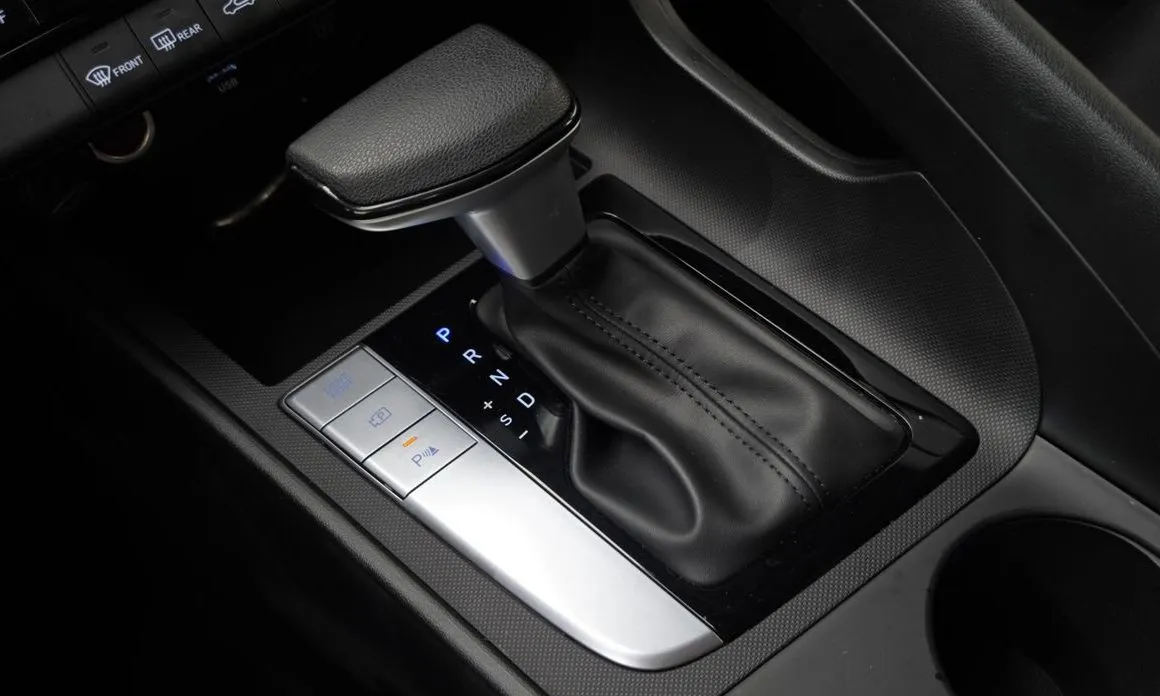 Hyundai AVANTE — фото 4