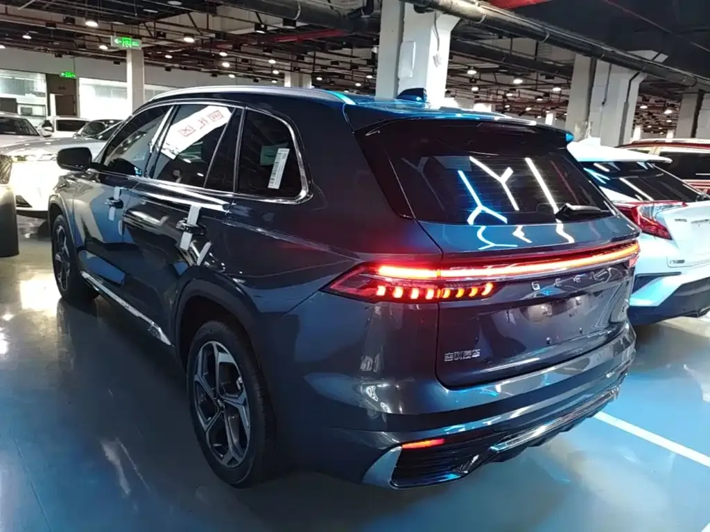 Geely Xingyue L — фото 8