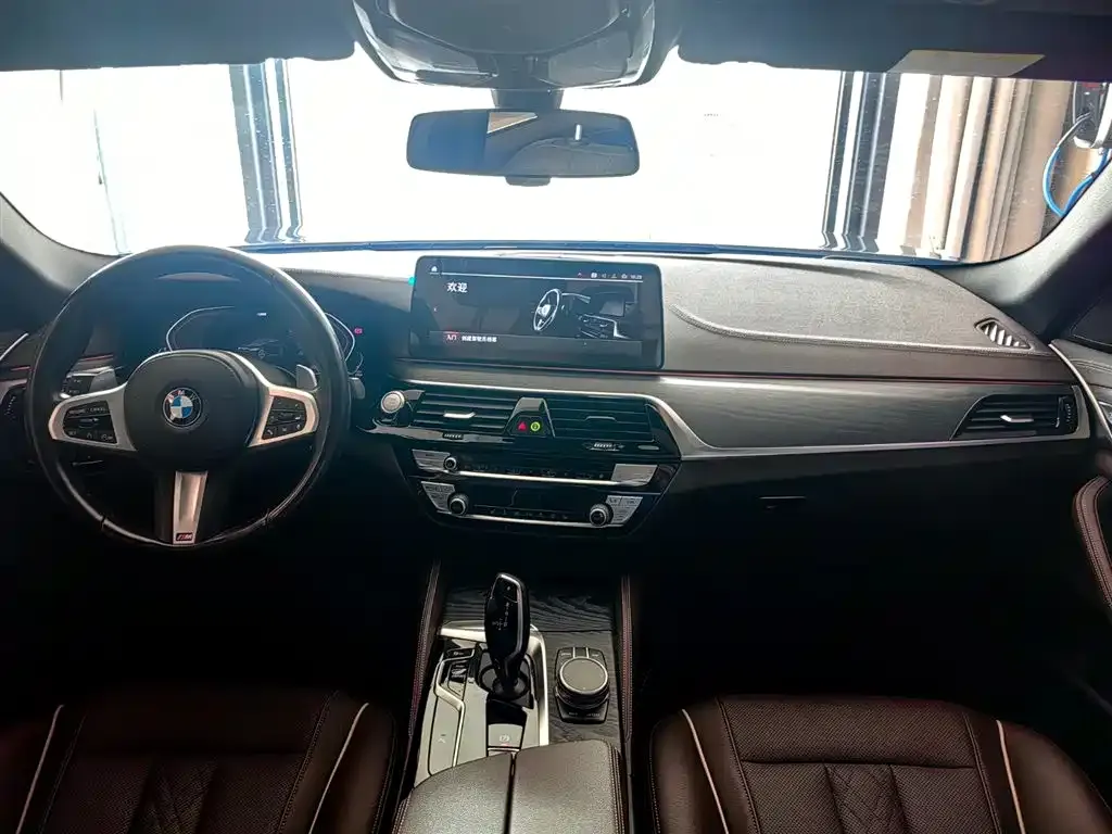 BMW 5 Series — фото 4