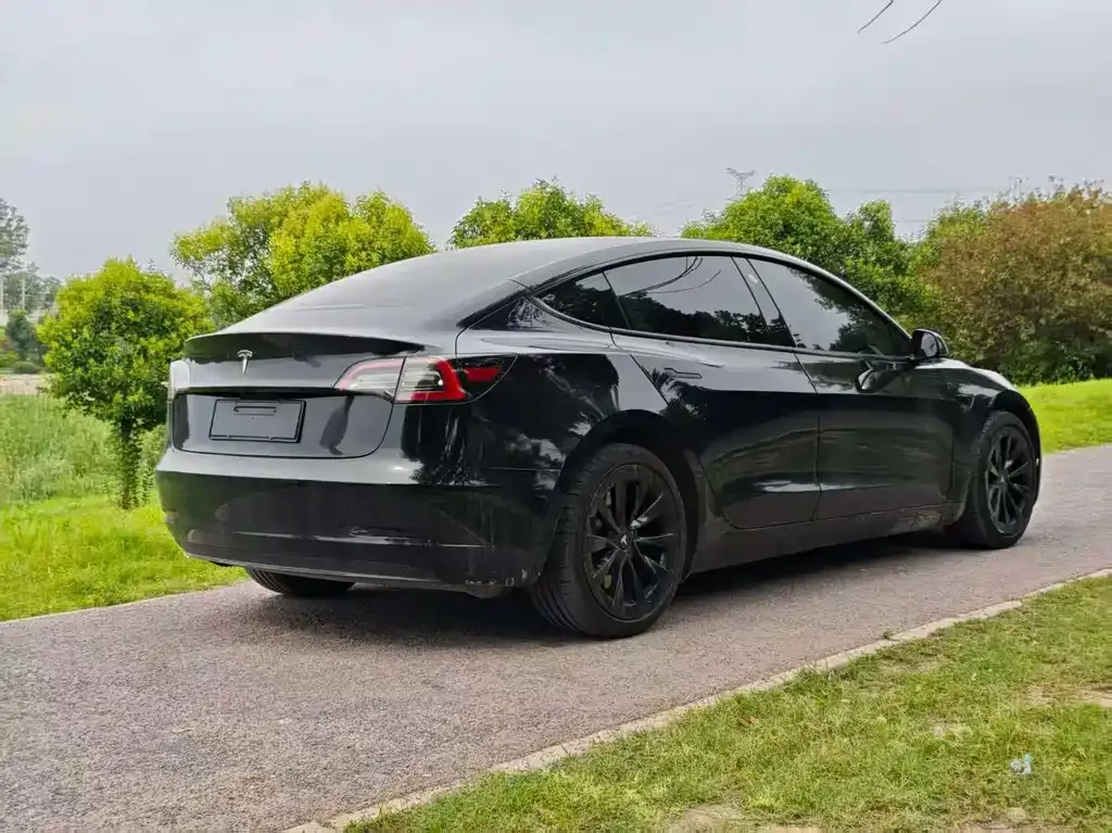 Tesla Model 3 — фото 4