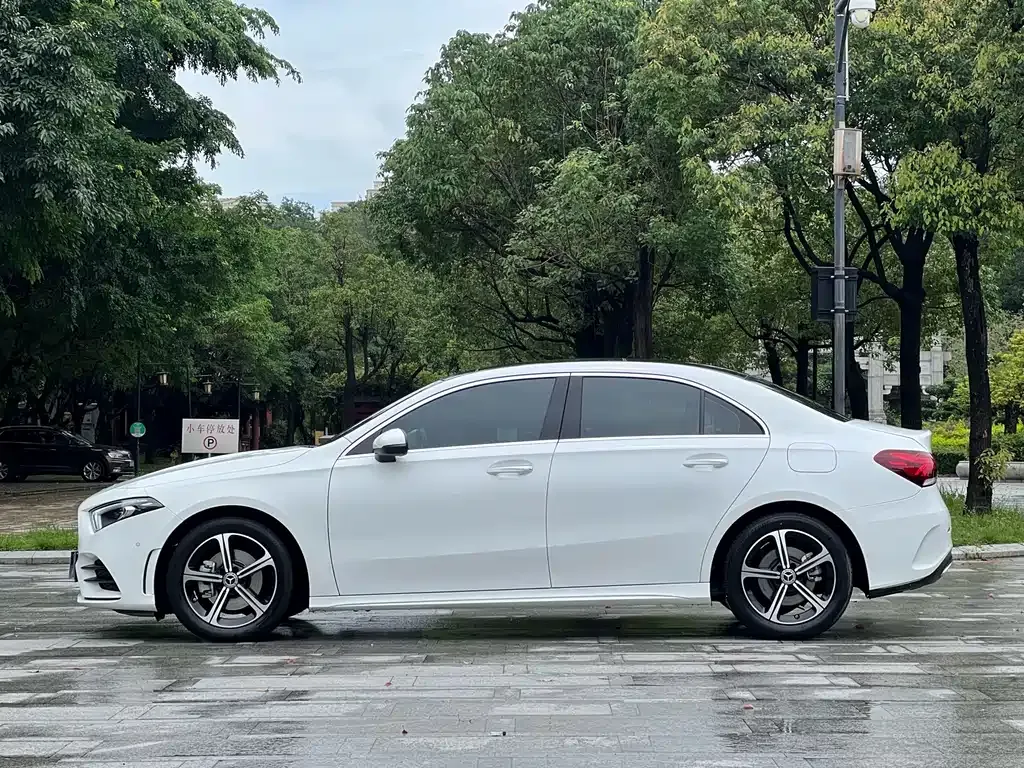 Mercedes-Benz A-Class — фото 9
