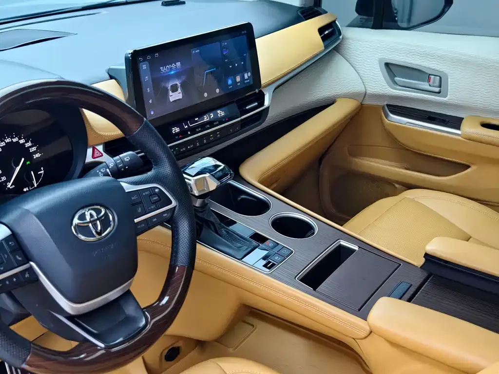 Toyota Sienna — фото 8