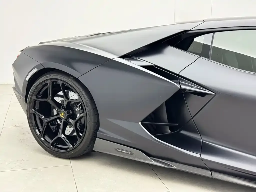 Lamborghini Revuelto 2025 из CN, фото 8