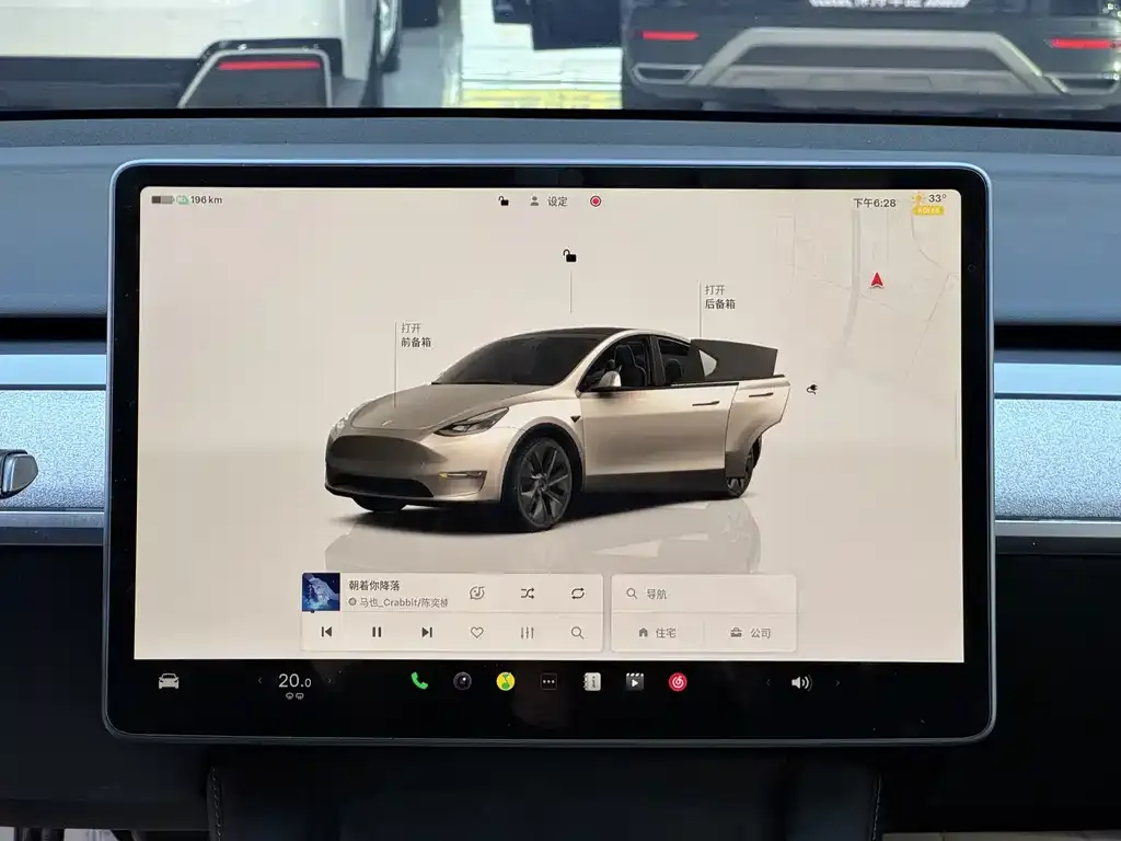 Tesla Model Y — фото 2