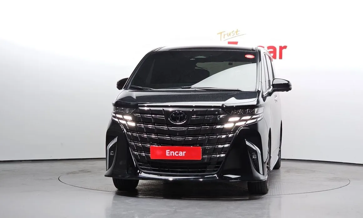 Toyota Alphard — фото 9
