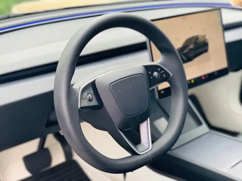 Tesla Model 3 — фото 3