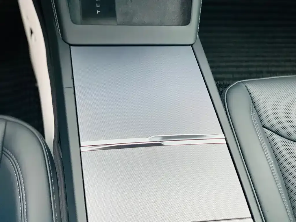 Tesla Model 3 — фото 7