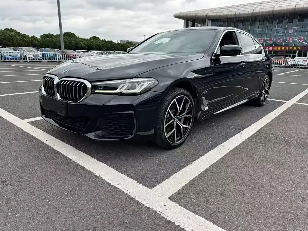 BMW 5 Series — фото 1