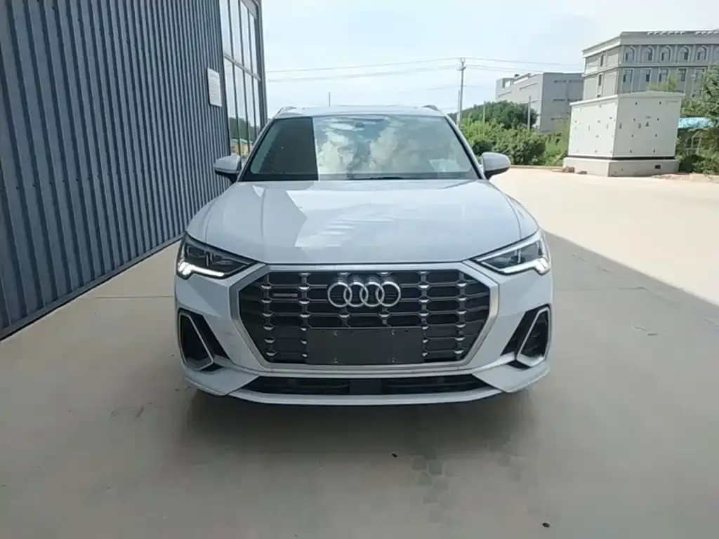 Audi Q3 — фото 10