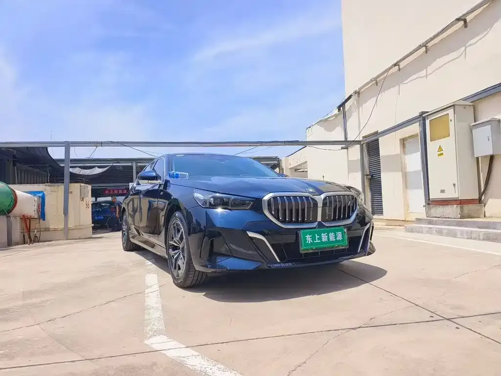 BMW i5