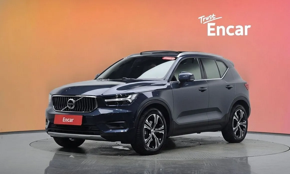 Volvo XC40 — фото 1