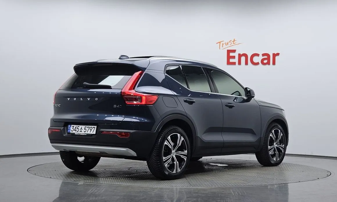 Volvo XC40 — фото 2