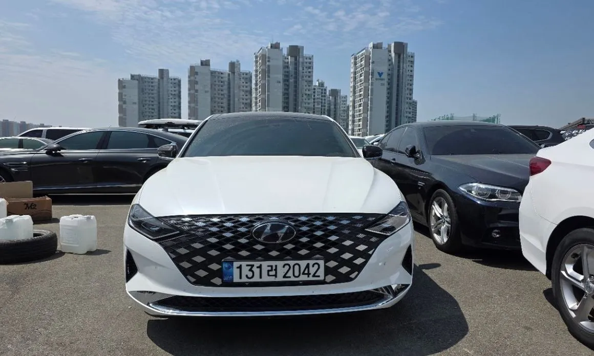 Hyundai Grandeur — фото 1
