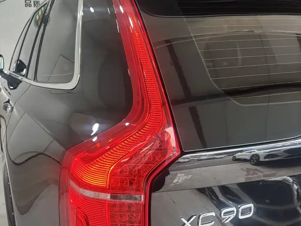 Volvo XC90 — фото 3