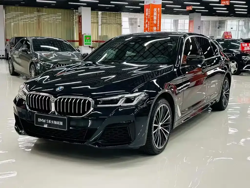 BMW 5 Series — фото 1