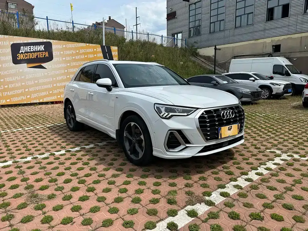 Audi Q3 — фото 6