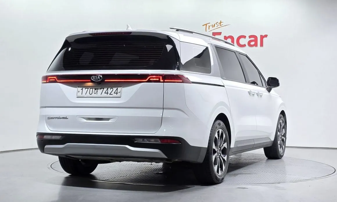Kia Carnival — фото 5
