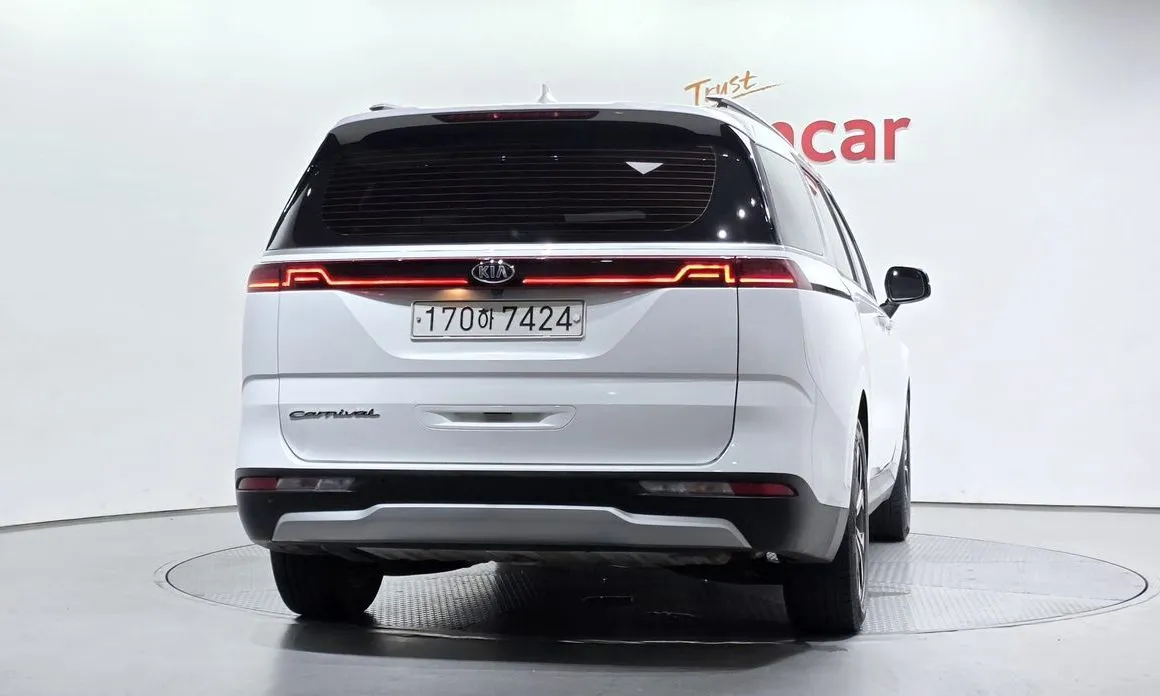 Kia Carnival — фото 2