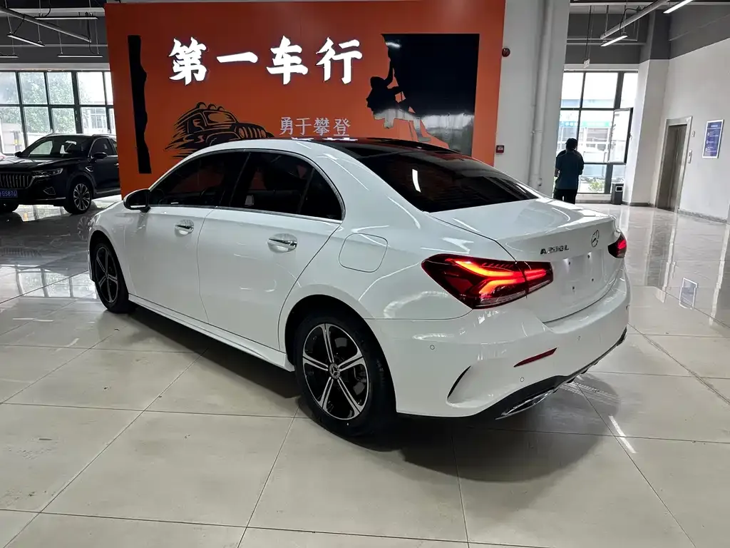 Mercedes-Benz A-Class — фото 10