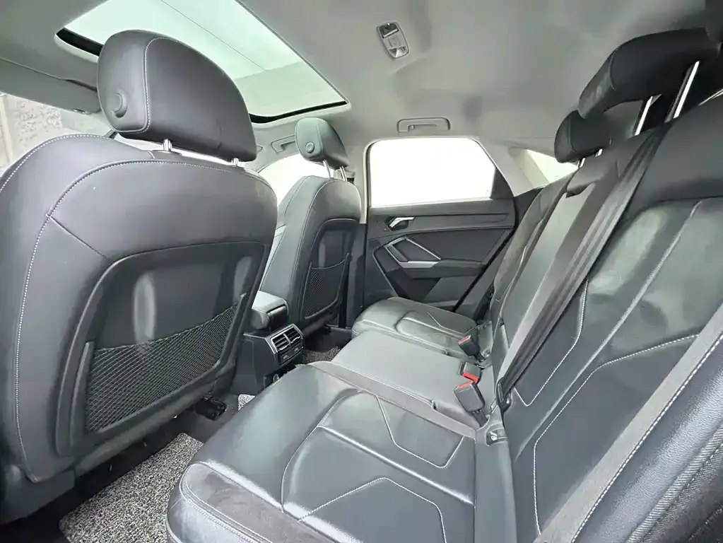 Audi Q3 Sportback — фото 9