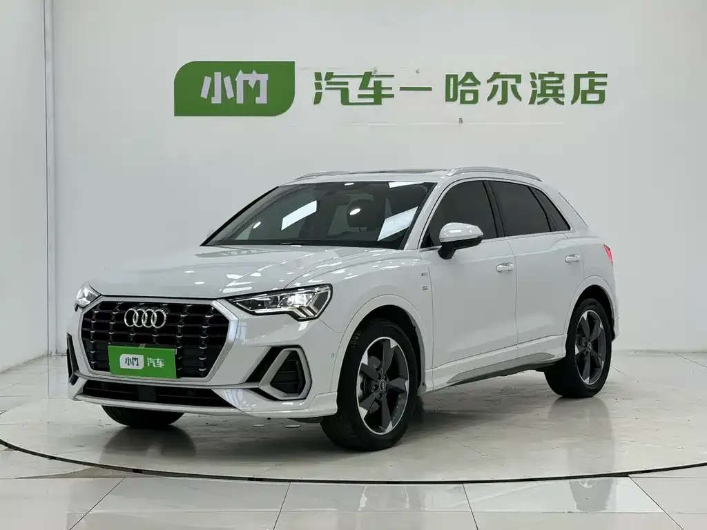 Audi Q3 — фото 1