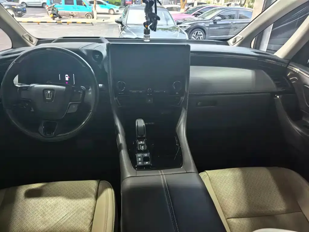 Toyota Vellfire — фото 4