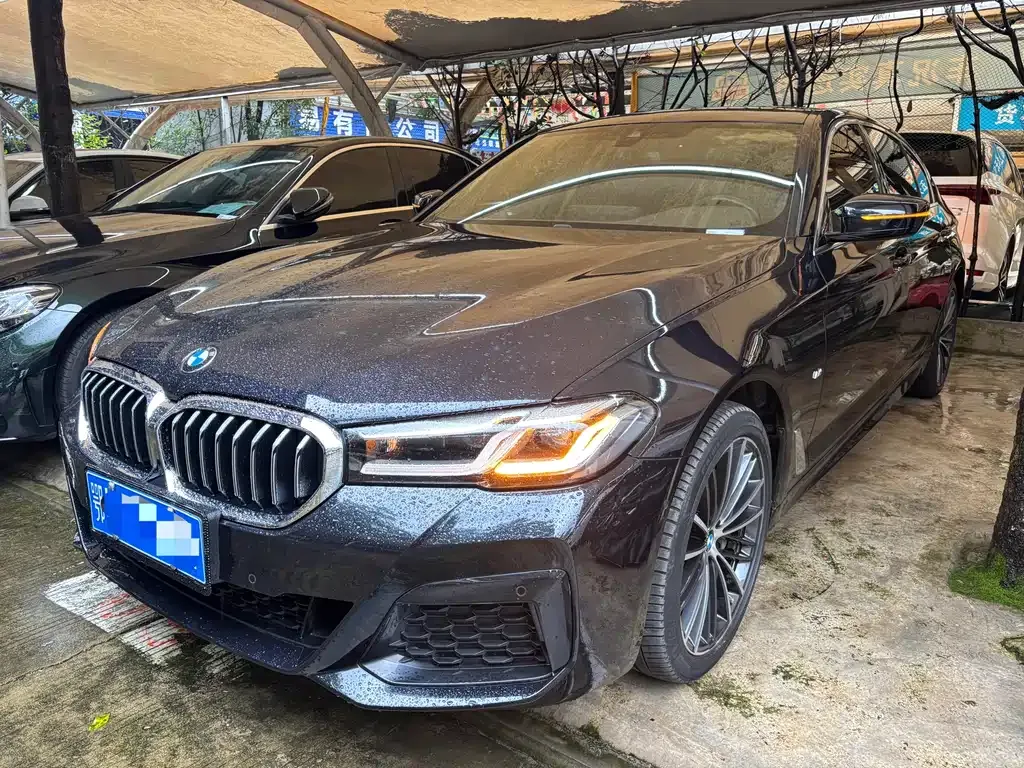 BMW 5 Series — фото 1