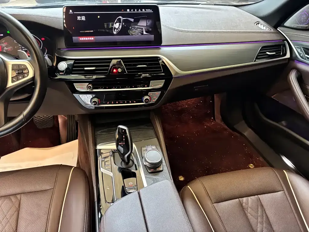 BMW 5 Series — фото 10