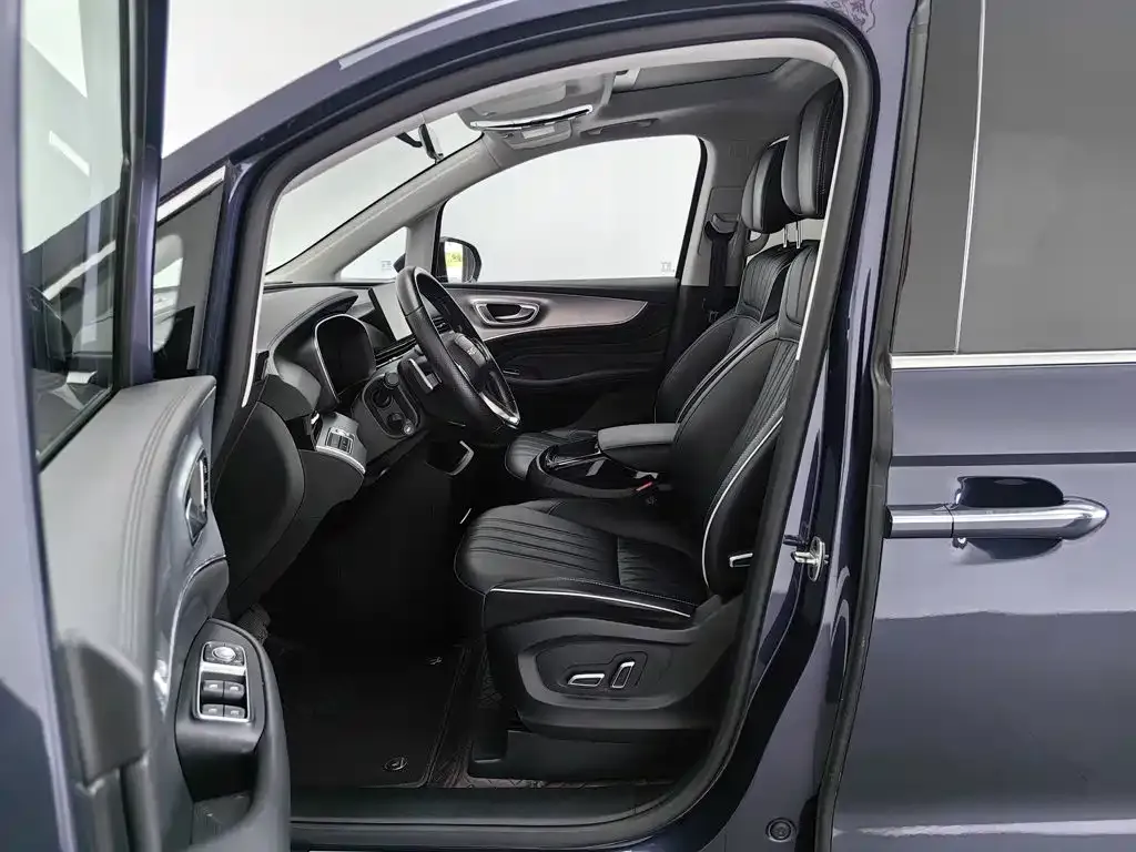 Roewe iMAX8 — фото 3