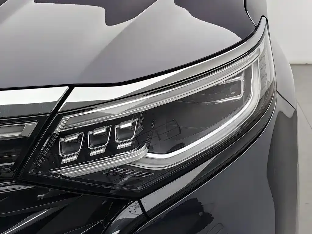 Roewe iMAX8 — фото 8
