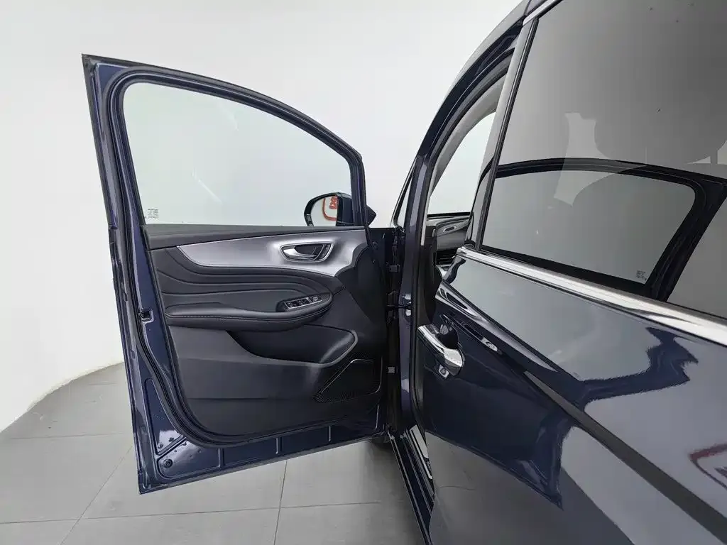 Roewe iMAX8 — фото 4
