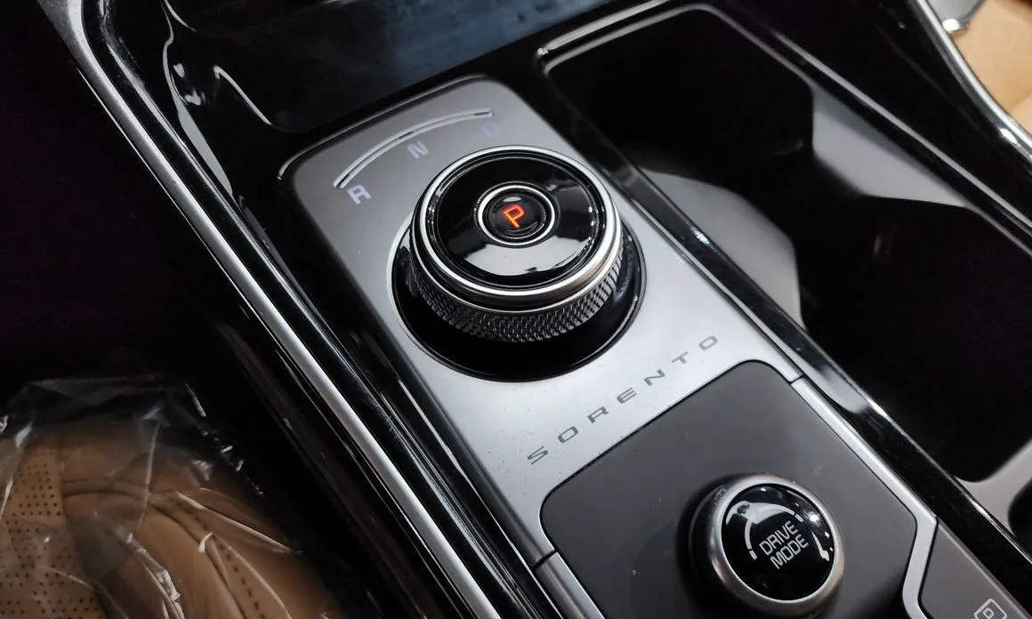 Kia Sorento — фото 9