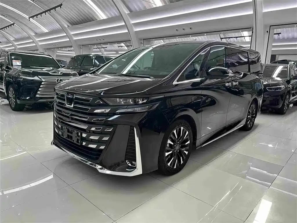 Toyota Vellfire — фото 1