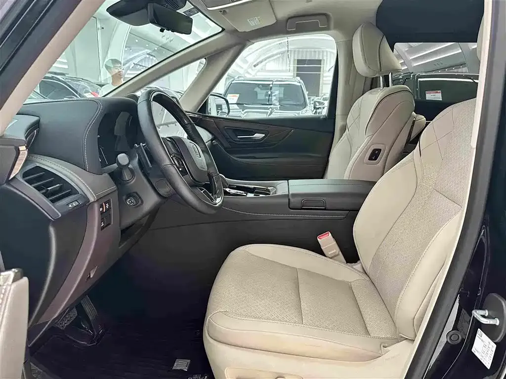 Toyota Vellfire — фото 7
