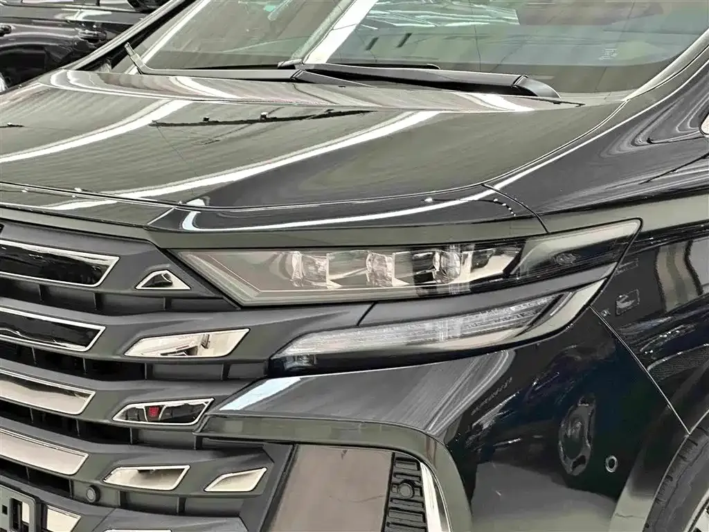 Toyota Vellfire — фото 8