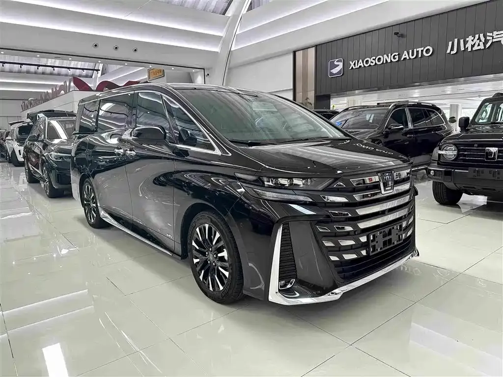 Toyota Vellfire — фото 2
