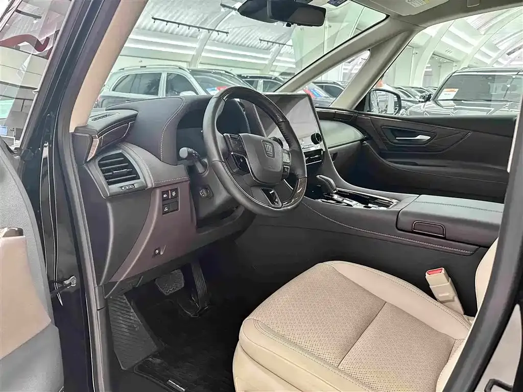 Toyota Vellfire — фото 10