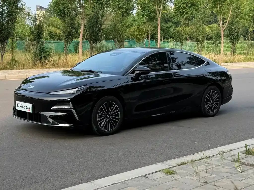 Geely Galaxy Xingyao 8