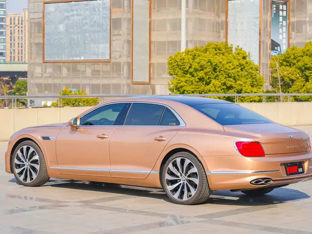 Bentley Flying Spur — фото 6