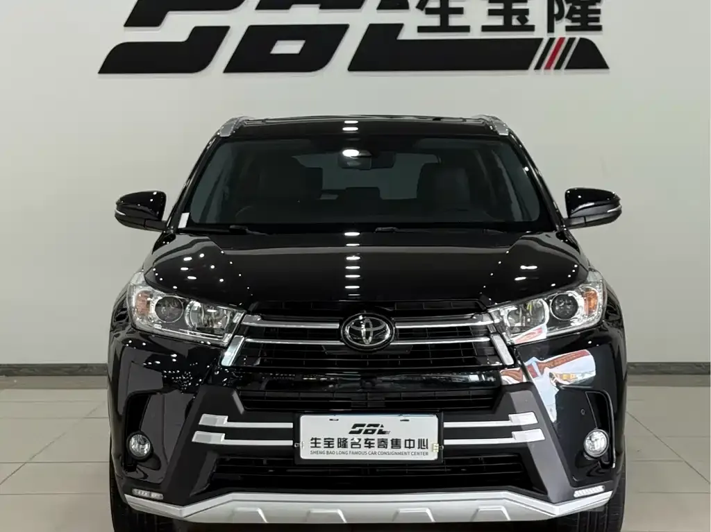 Toyota Highlander — фото 6