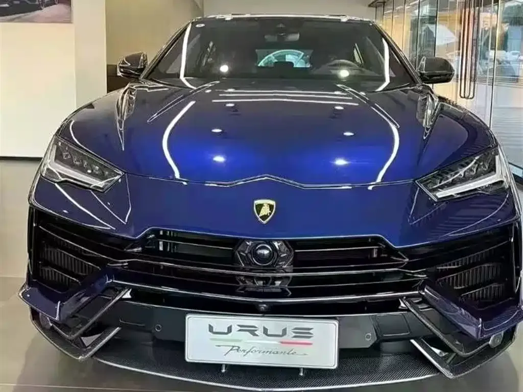 Lamborghini Urus — фото 1
