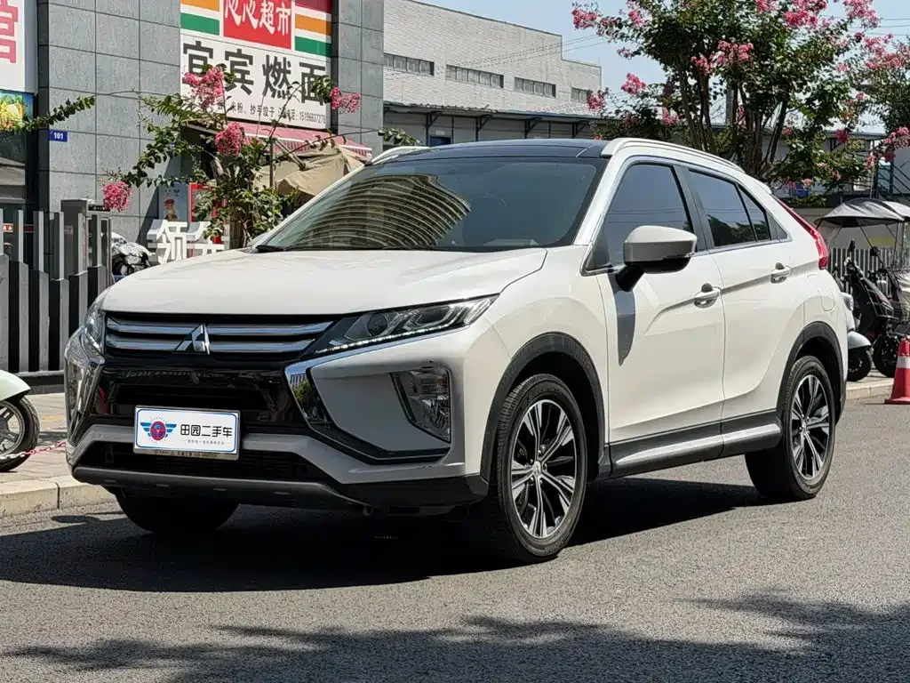 Mitsubishi Eclipse Cross — фото 1