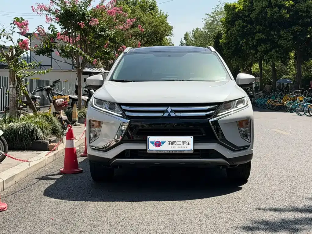 Mitsubishi Eclipse Cross — фото 9